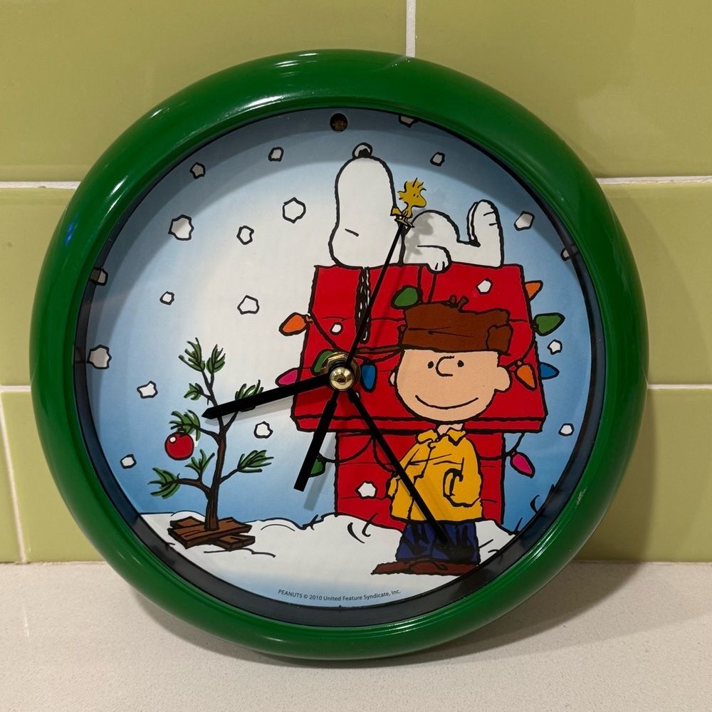Peanuts Holiday Dog House Christmas Carol Wall Clock